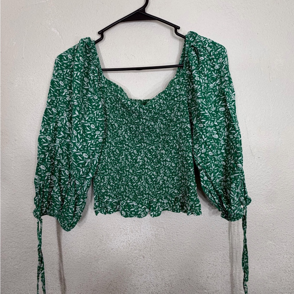 Forever 18Green Floral Smocked Puff Sleeve Crop Top